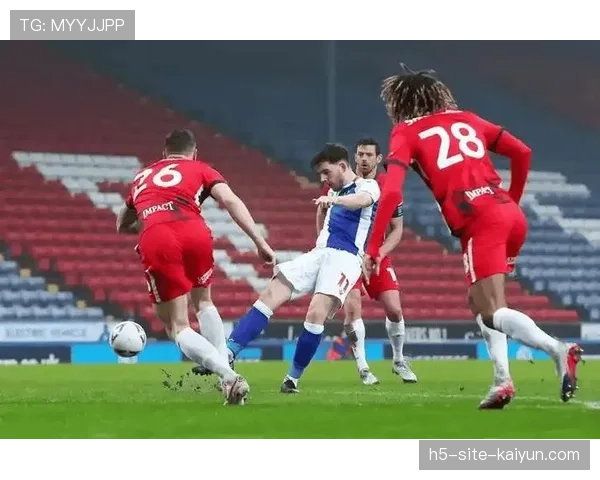 勒沃库森客场两球击败汉堡 德甲争四球队反弹成功